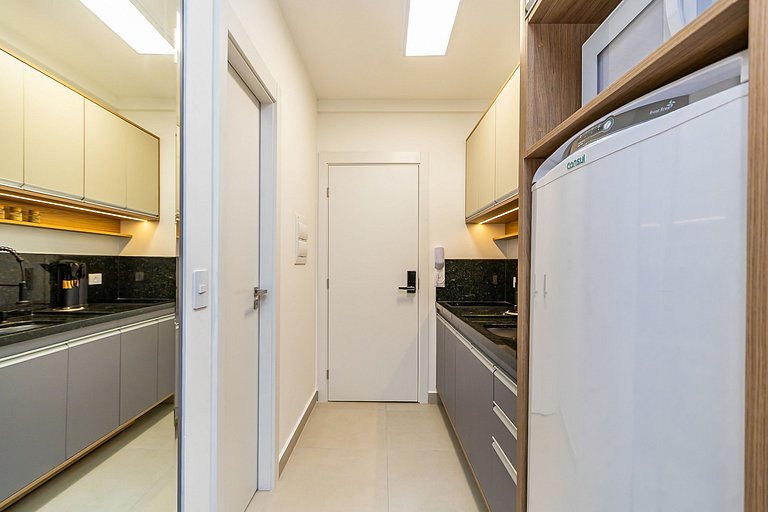 Studio Completo com Garagem no Batel - SOH0303