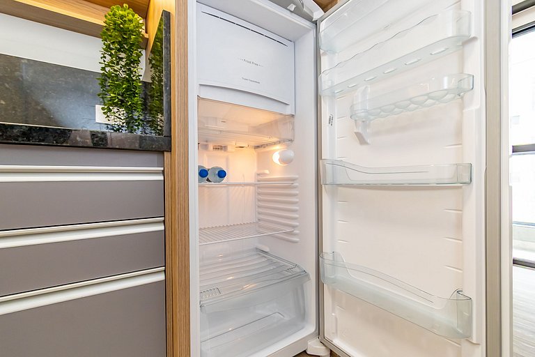 Studio Completo com Garagem no Batel - SOH0303