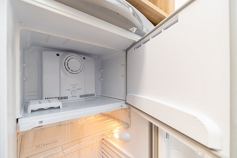 Studio Completo com Garagem no Batel - SOH0303