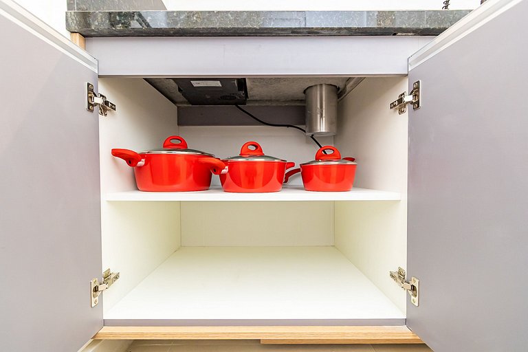 Studio Completo com Garagem no Batel - SOH0303