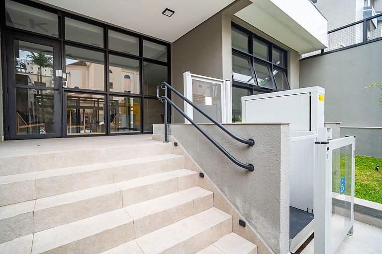 Studio Completo com Garagem no Batel - SOH0303