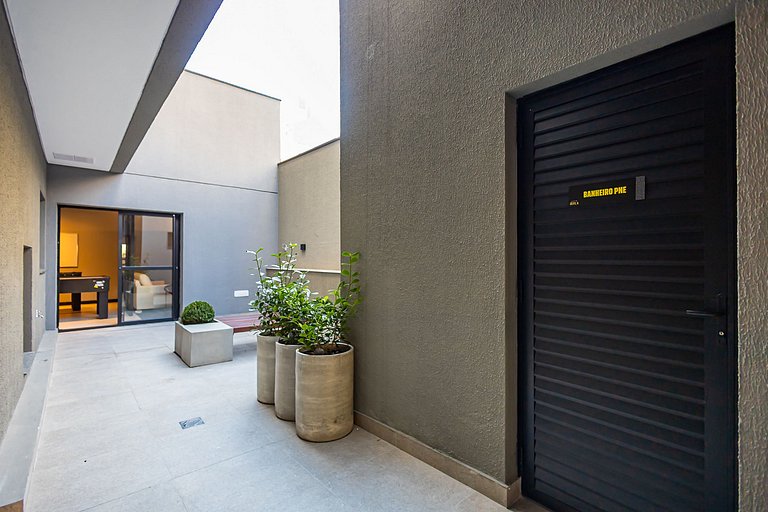 Studio Completo com Garagem no Batel - SOH0303