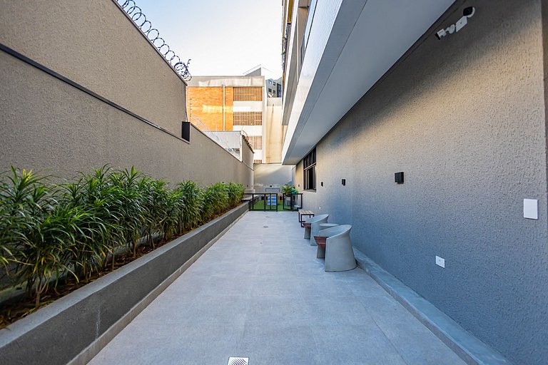 Studio Completo com Garagem no Batel - SOH0303