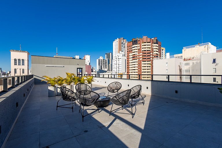 Studio Completo com Garagem no Batel - SOH0303