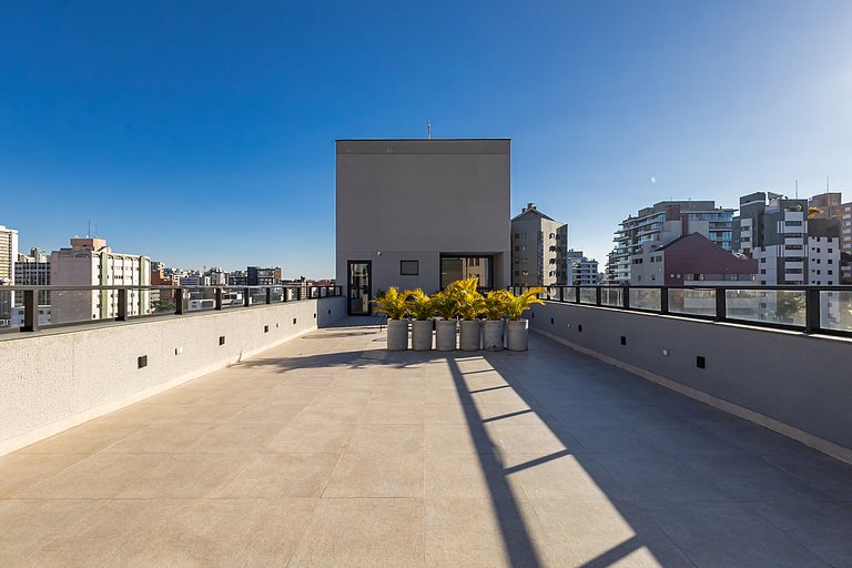 Studio Completo com Garagem no Batel - SOH0303