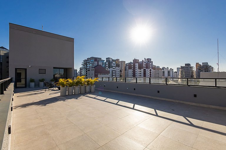 Studio Completo com Garagem no Batel - SOH0303