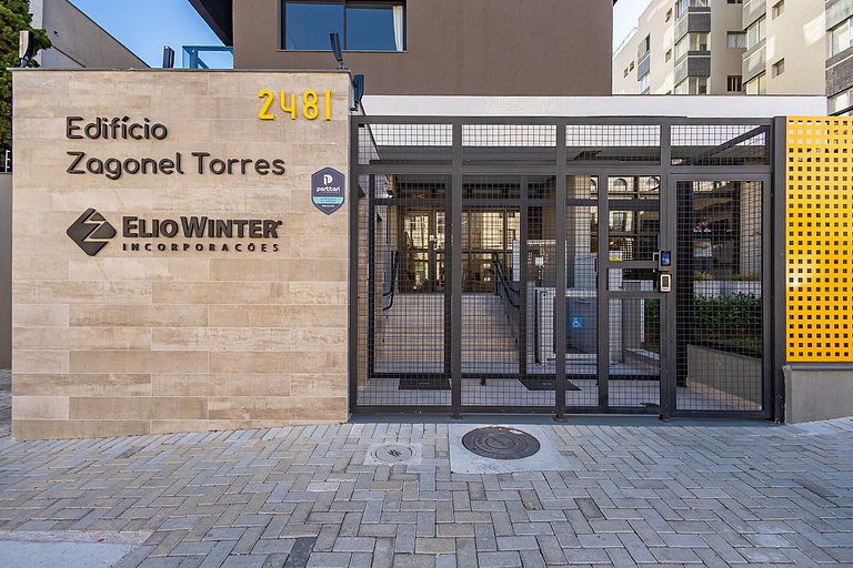 Studio Completo com Garagem no Batel - SOH0303