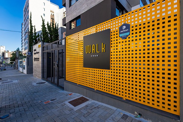 Studio Completo com Garagem no Batel - SOH0303