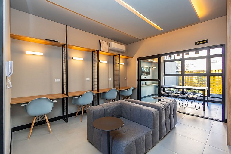 Studio Completo com Garagem no Batel - SOH0303