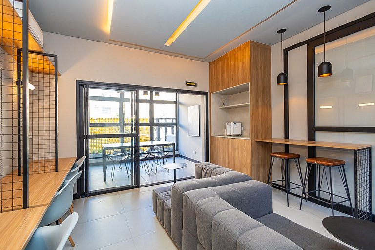 Studio Completo com Garagem no Batel - SOH0303