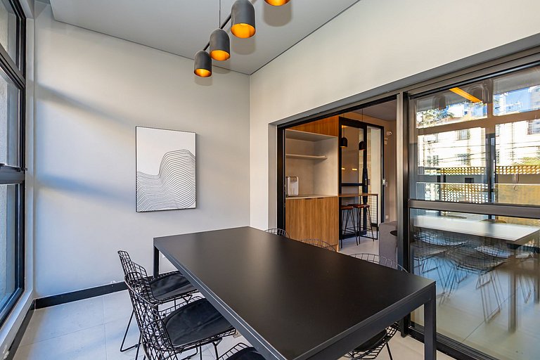 Studio Completo com Garagem no Batel - SOH0303