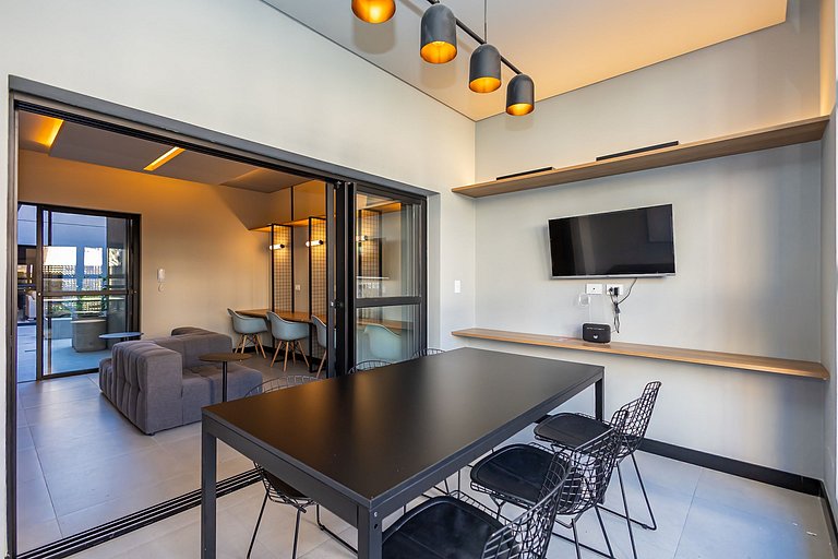 Studio Completo com Garagem no Batel - SOH0303