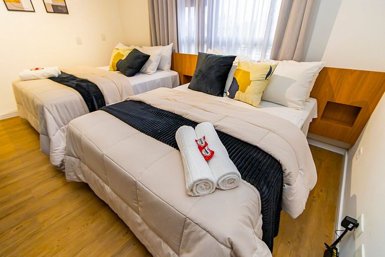 Studio com 2 Camas de Casal e Garagem - EIX0705