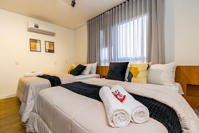 Studio com 2 Camas de Casal e Garagem - EIX0705