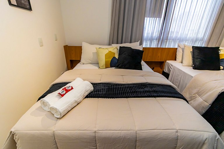 Studio com 2 Camas de Casal e Garagem - EIX0705