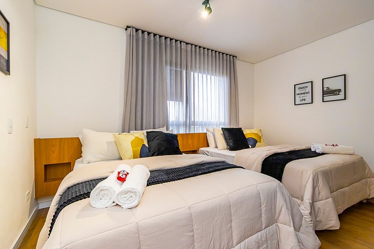 Studio com 2 Camas de Casal e Garagem - EIX0705