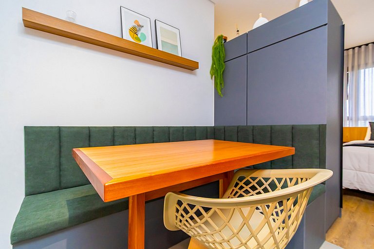 Studio com 2 Camas de Casal e Garagem - EIX0705