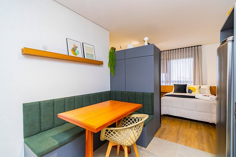 Studio com 2 Camas de Casal e Garagem - EIX0705