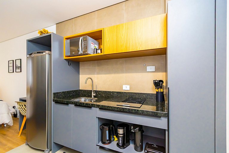 Studio com 2 Camas de Casal e Garagem - EIX0705