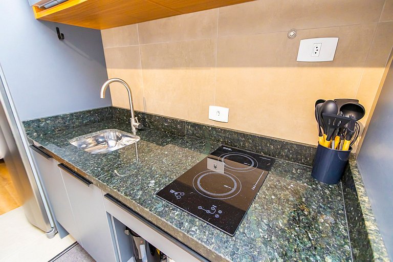 Studio com 2 Camas de Casal e Garagem - EIX0705