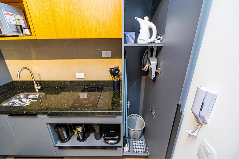 Studio com 2 Camas de Casal e Garagem - EIX0705