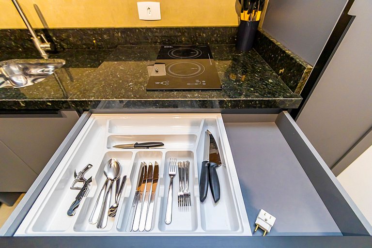 Studio com 2 Camas de Casal e Garagem - EIX0705