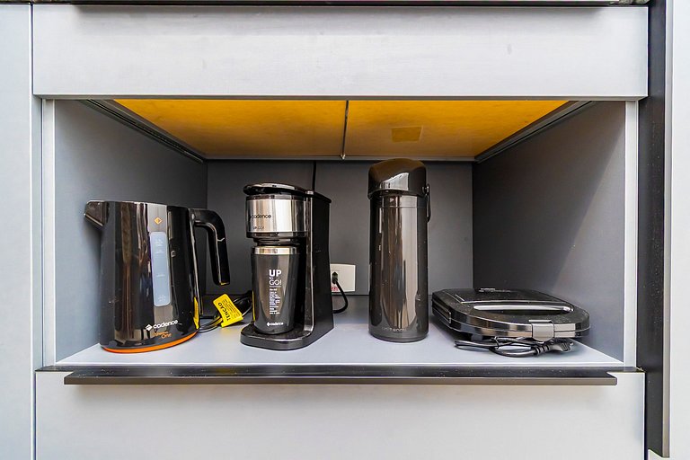 Studio com 2 Camas de Casal e Garagem - EIX0705