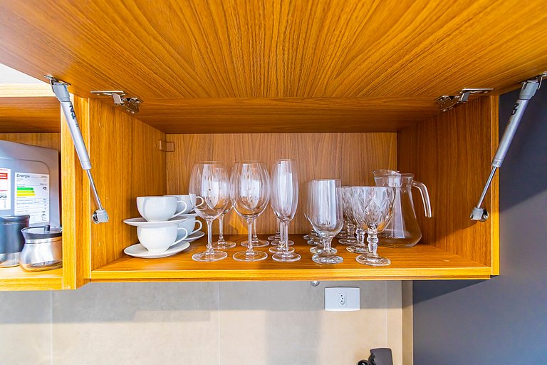 Studio com 2 Camas de Casal e Garagem - EIX0705