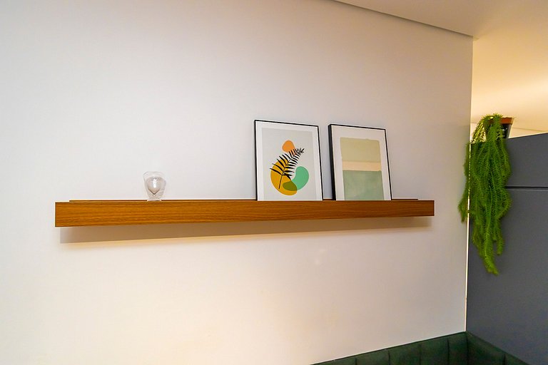 Studio com 2 Camas de Casal e Garagem - EIX0705