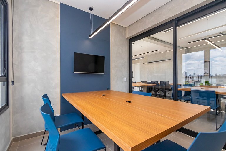 Studio com 2 Camas de Casal e Garagem - EIX0705