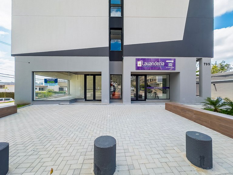 Studio com 2 Camas de Casal e Garagem - EIX0705