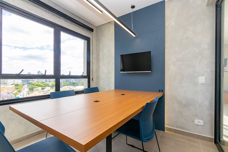 Studio com 2 Camas de Casal e Garagem - EIX0705