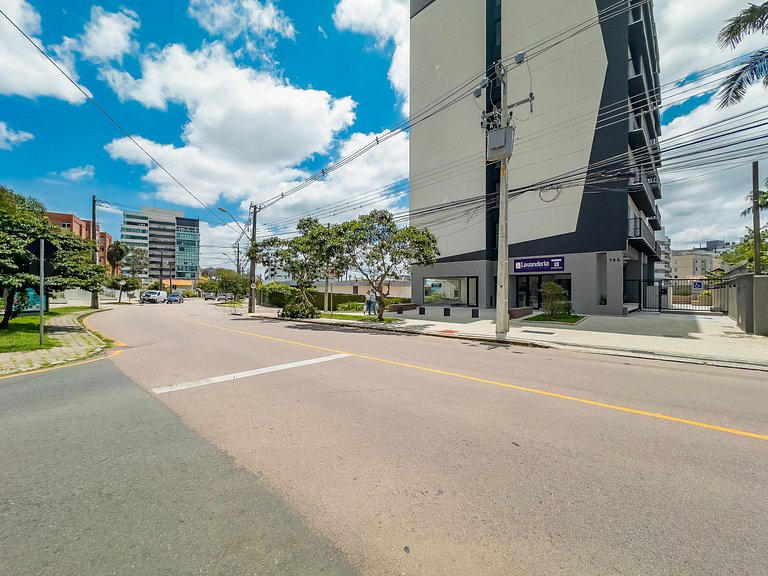 Studio com 2 Camas de Casal e Garagem - EIX0705