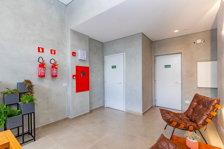 Studio com 2 Camas de Casal e Garagem - EIX0705