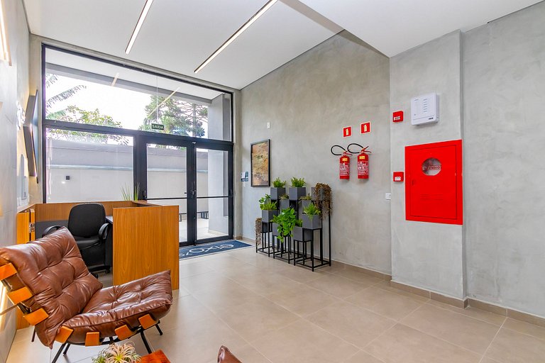 Studio com 2 Camas de Casal e Garagem - EIX0705