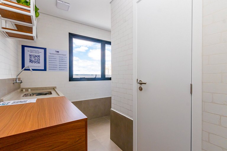 Studio com 2 Camas de Casal e Garagem - EIX0705