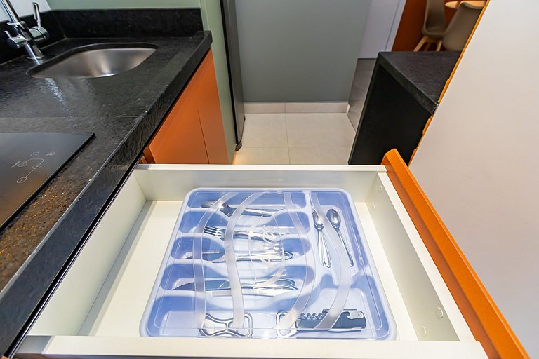 Apto Refinado com 2 quartos e Vaga - SOU0408A