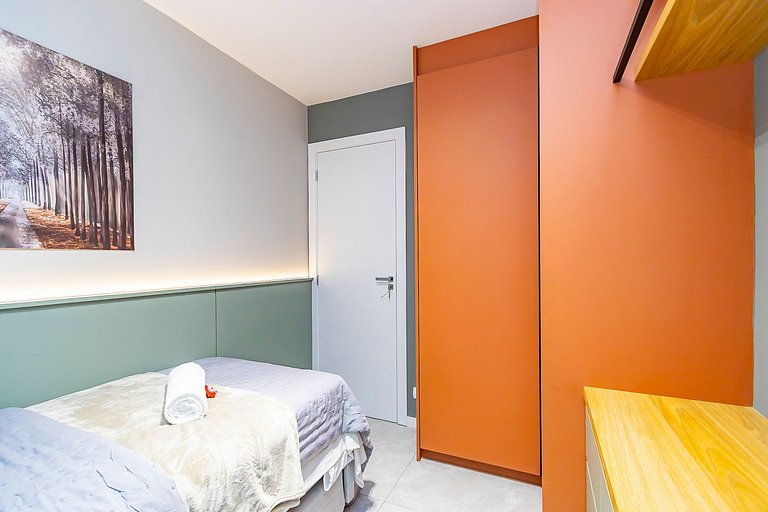 Apto Refinado com 2 quartos e Vaga - SOU0408A