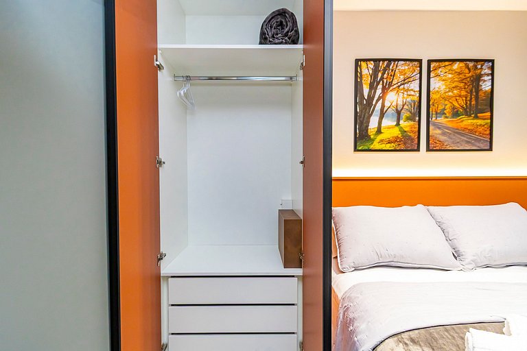 Apto Refinado com 2 quartos e Vaga - SOU0408A