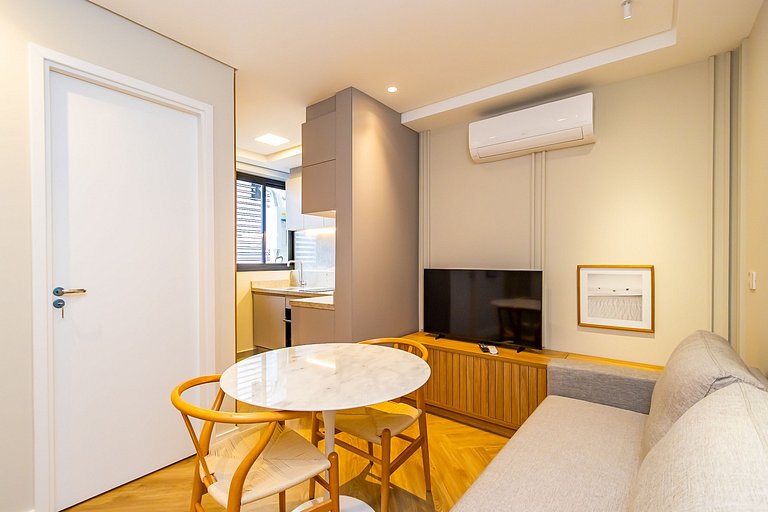 Apto de 2q Perto do Shopping Estação - NLF0602