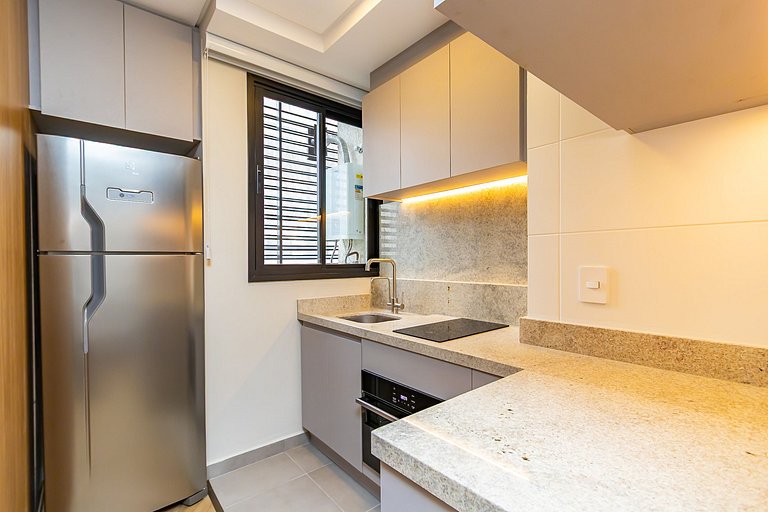 Apto de 2q Perto do Shopping Estação - NLF0602