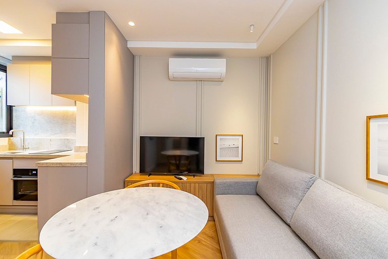 Apto de 2q Perto do Shopping Estação - NLF0602