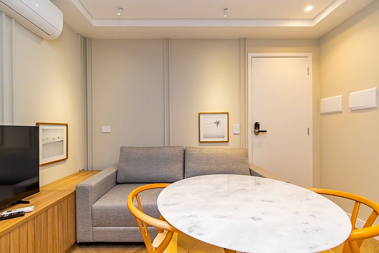 Apto de 2q Perto do Shopping Estação - NLF0602