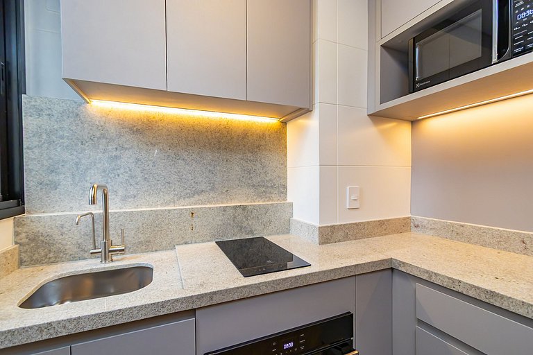 Apto de 2q Perto do Shopping Estação - NLF0602