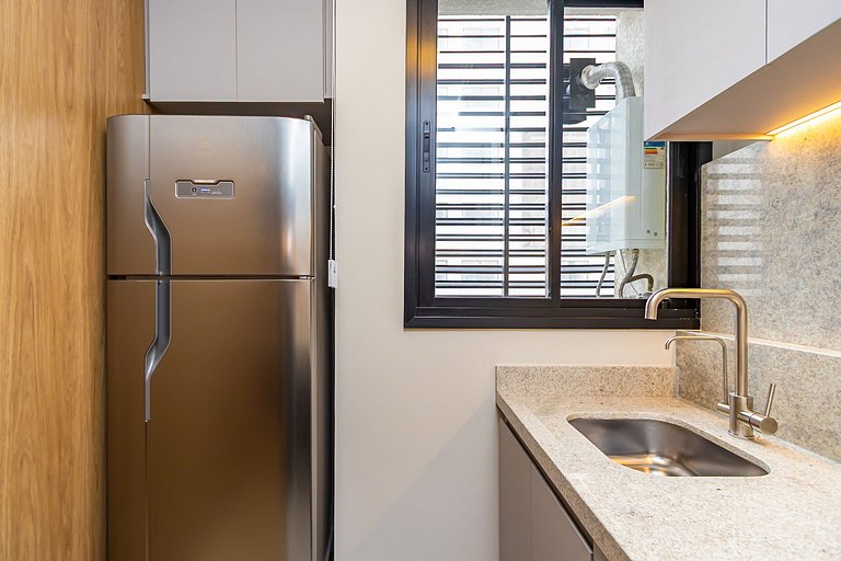 Apto de 2q Perto do Shopping Estação - NLF0602