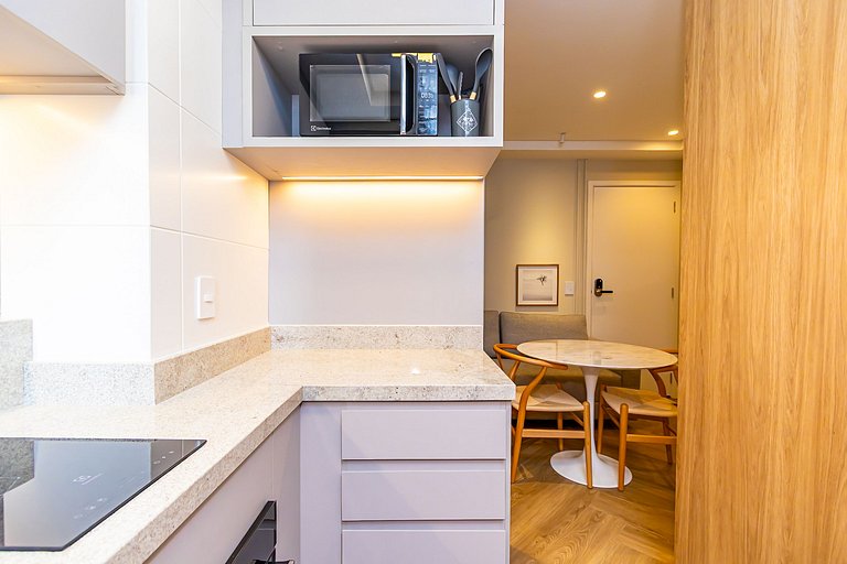 Apto de 2q Perto do Shopping Estação - NLF0602