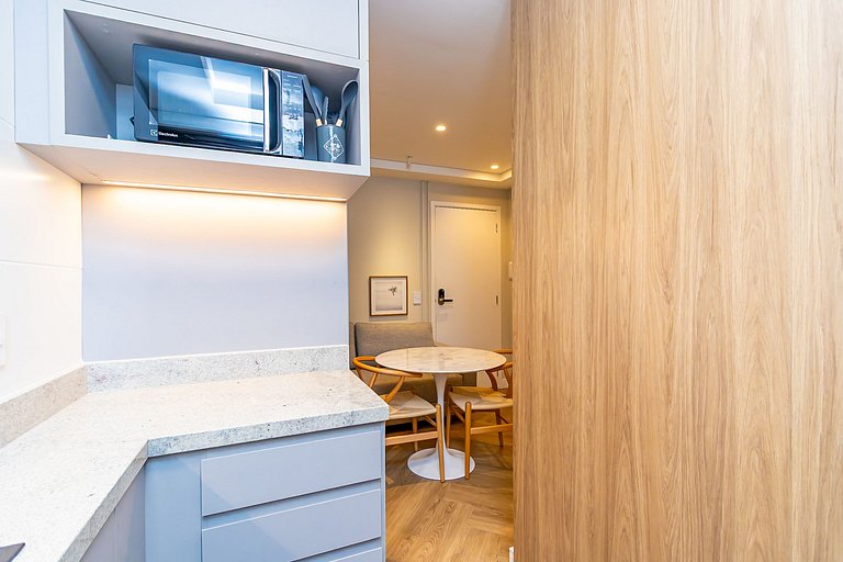 Apto de 2q Perto do Shopping Estação - NLF0602