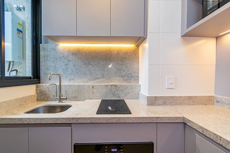 Apto de 2q Perto do Shopping Estação - NLF0602