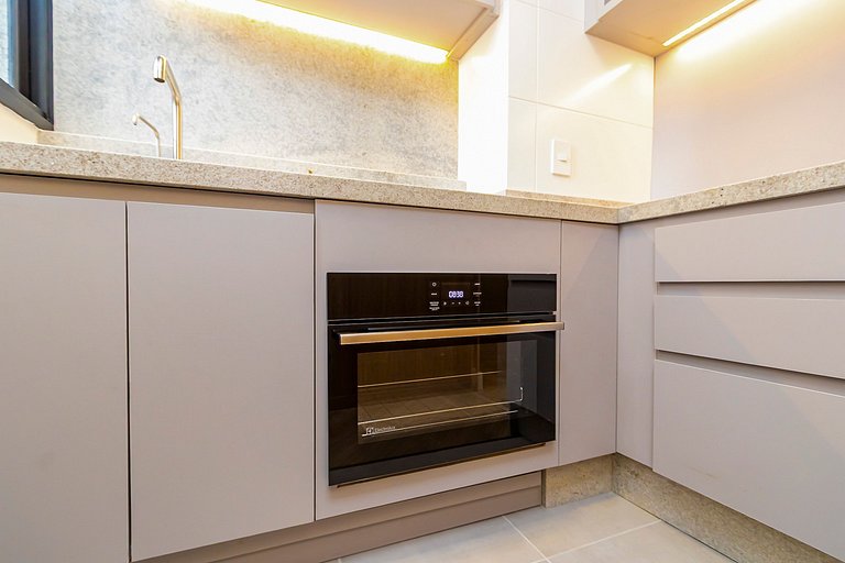 Apto de 2q Perto do Shopping Estação - NLF0602