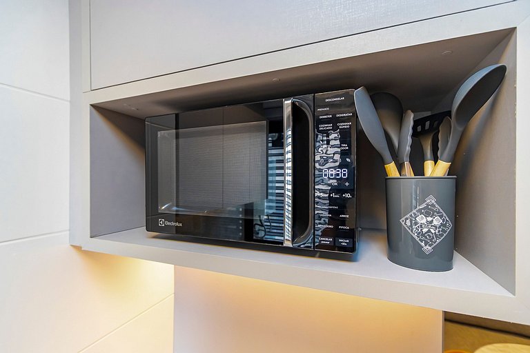 Apto de 2q Perto do Shopping Estação - NLF0602